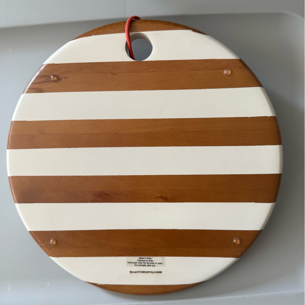 NWT Anthropologie Catania Round Wood Serving Board - Picture 4 of 5